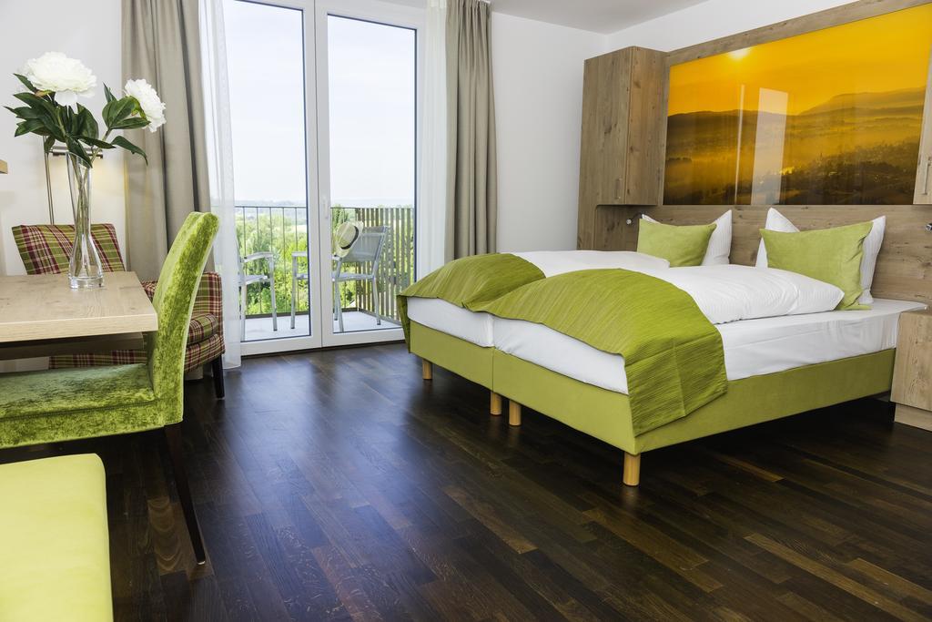 Hotel Rheingold Gailingen Rum bild
